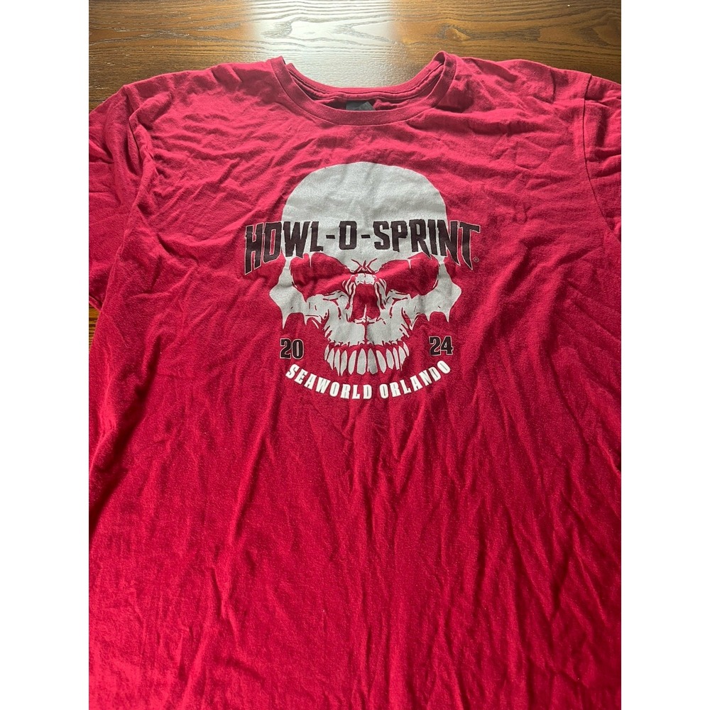Howl-O-Sprint 2024 Busch Gardens Halloween Howl O Scream Red Large Graphic Tee
